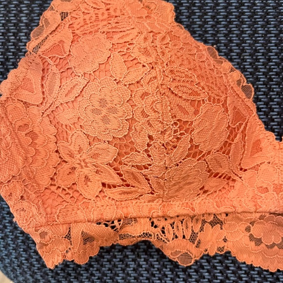 Aerie Bra. 32C. Excellent preowned condition. - Picture 4 of 4